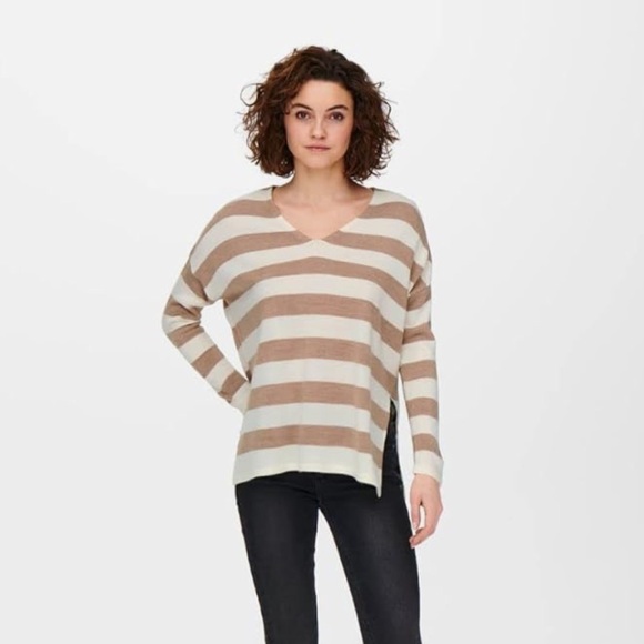 ❄️Only Soft V-Neck Feminine Striped High Side Slit Lightweight Knit Sweater - Picture 1 of 4